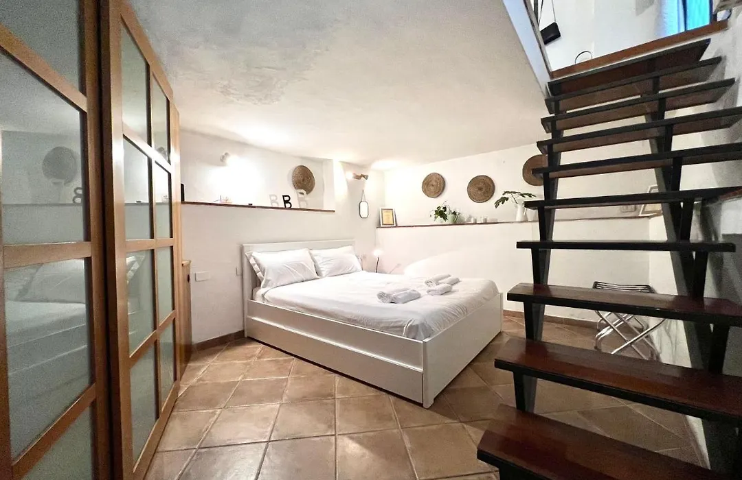 Old Style Navigli Apartment-1